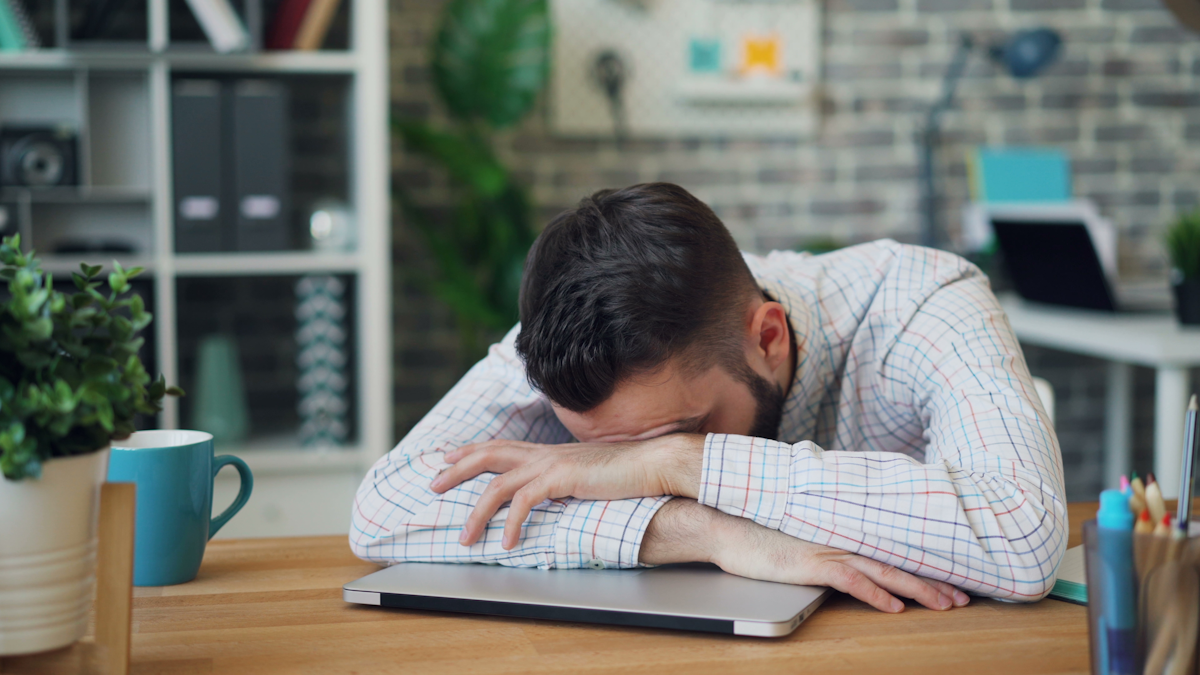 Burnout: como identificar os sinais e quando buscar ajuda profissional